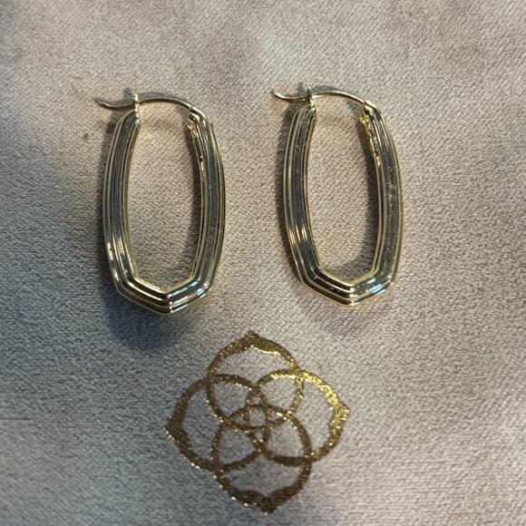 Kendra Scott Earrings - Picture 2 of 2